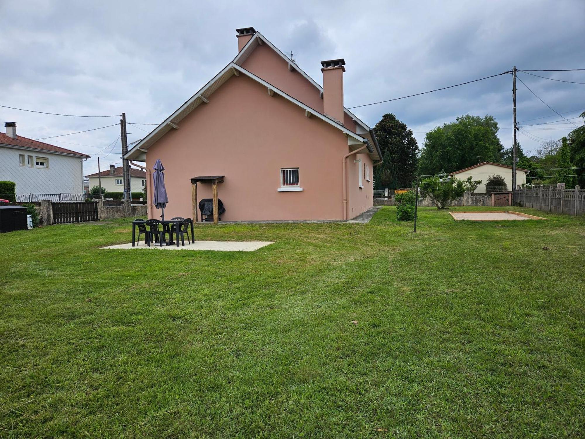 Gite La Maison Rose Lannemezan Exterior foto